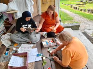 People working together arts and crafts Photo